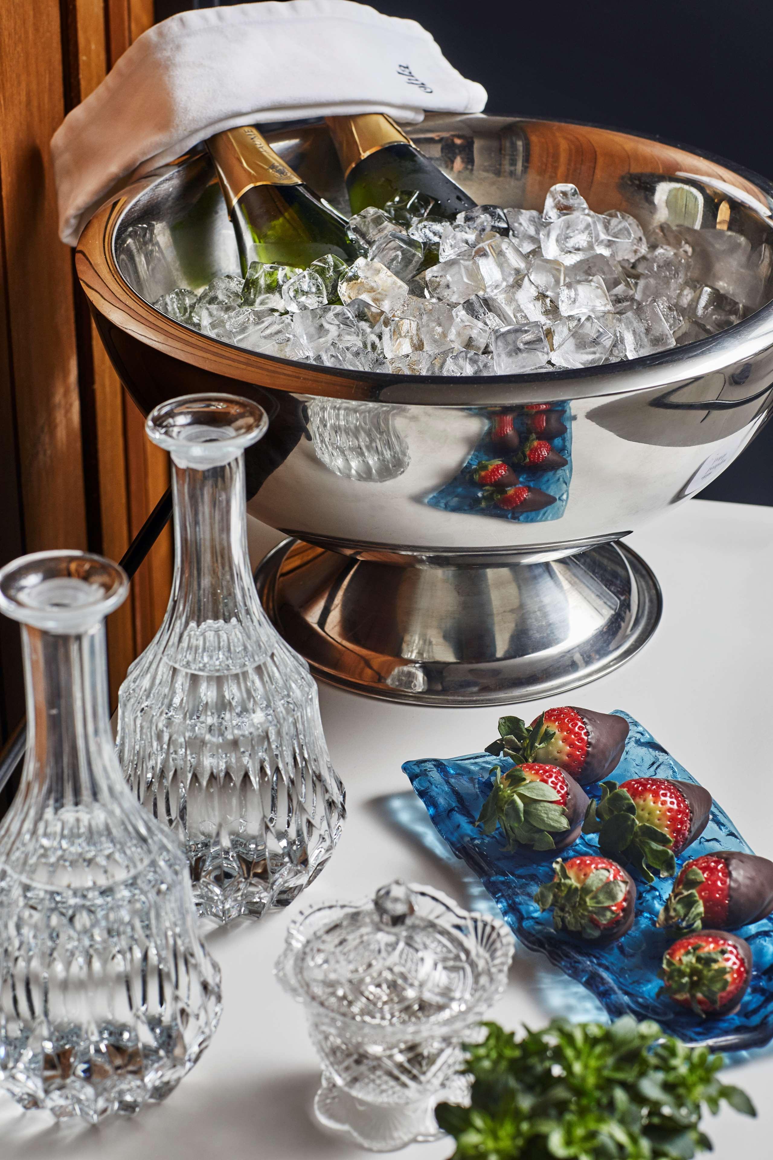 فندق أوهلا إيكزامبل برشلونة المظهر الخارجي الصورة A punch bowl