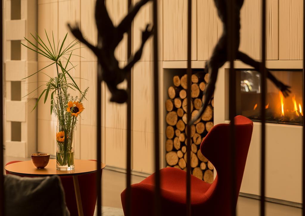 فندق أوهلا إيكزامبل برشلونة المظهر الخارجي الصورة The interior of the hotel