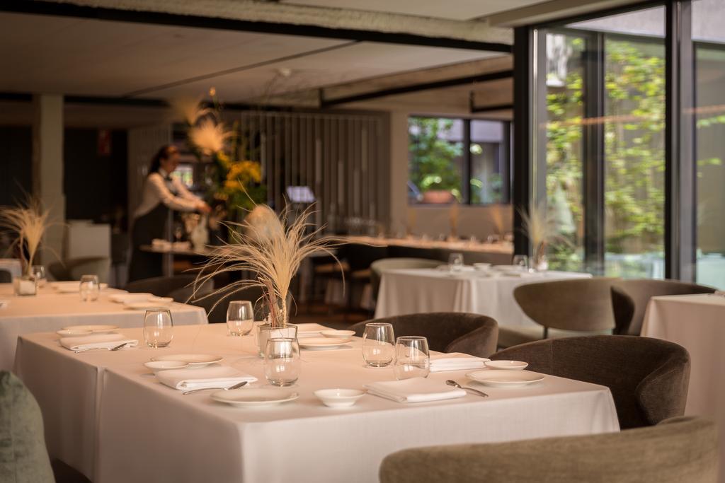 فندق أوهلا إيكزامبل برشلونة المظهر الخارجي الصورة Restaurant "La Table du Cèdre"